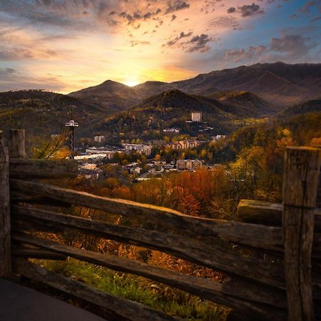 Magical Moments, Hot Tub, Wifi, 1089 Free Tickets Each Paid Day, Dollywood And More Gatlinburg Ngoại thất bức ảnh