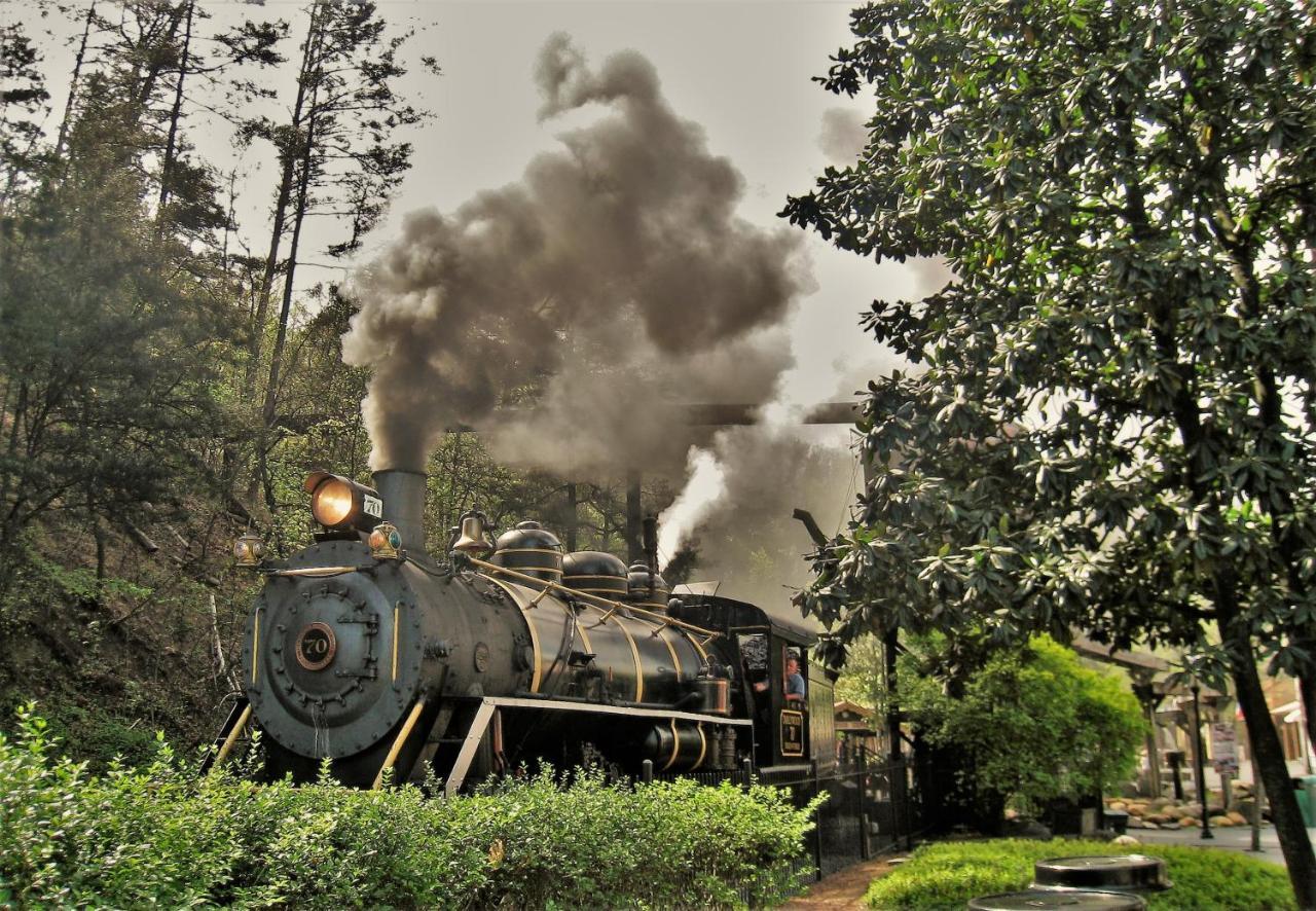 Magical Moments, Hot Tub, Wifi, 1089 Free Tickets Each Paid Day, Dollywood And More Gatlinburg Ngoại thất bức ảnh